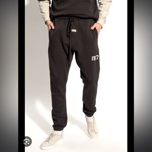 Fear of god essentials iron sweatpants fits women’s size s small and medium